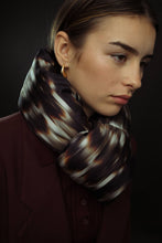 Load image into Gallery viewer, Mini padded scarf in printed silk