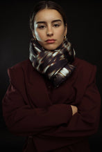 Load image into Gallery viewer, Mini padded scarf in printed silk