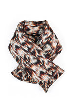 Load image into Gallery viewer, Padded scarf-vest in printed silk with pockets