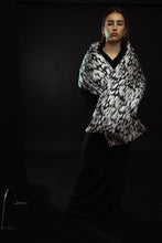 Load image into Gallery viewer, Padded scarf-vest in printed silk with pockets