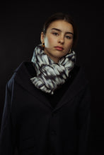 Load image into Gallery viewer, Mini padded scarf in printed silk: Brown Black