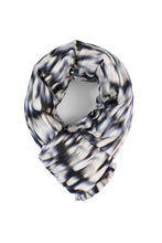 Load image into Gallery viewer, Mini padded scarf in printed silk: Brown Black