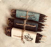 Load image into Gallery viewer, Palo Santo Incense Stick Bundle